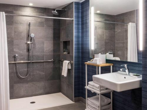 Superior Queen Room Two Queen Beds Roll Shower City Park View or Mobility Accessible,958318369:JPEG