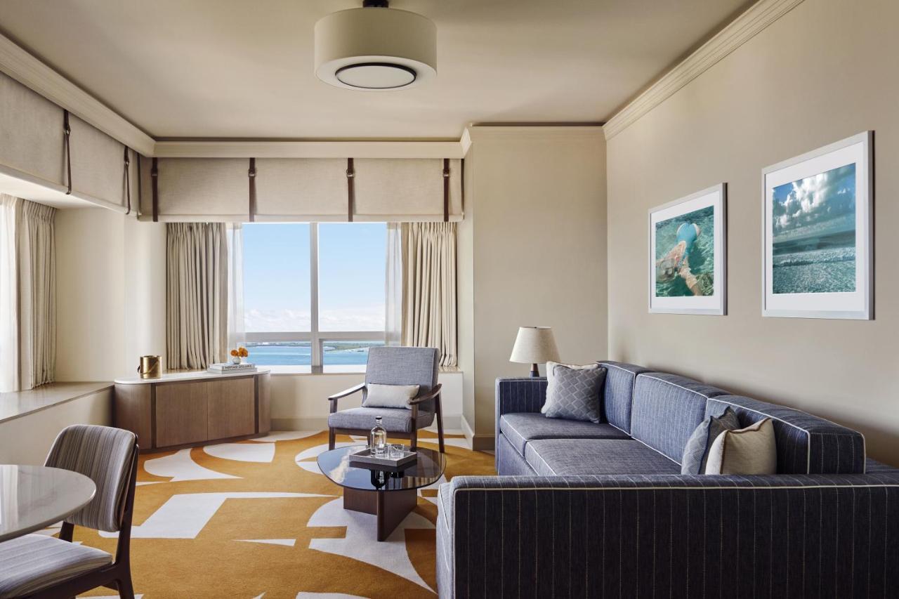 Grand Bayfront Corner Suite,1319799796:JPEG