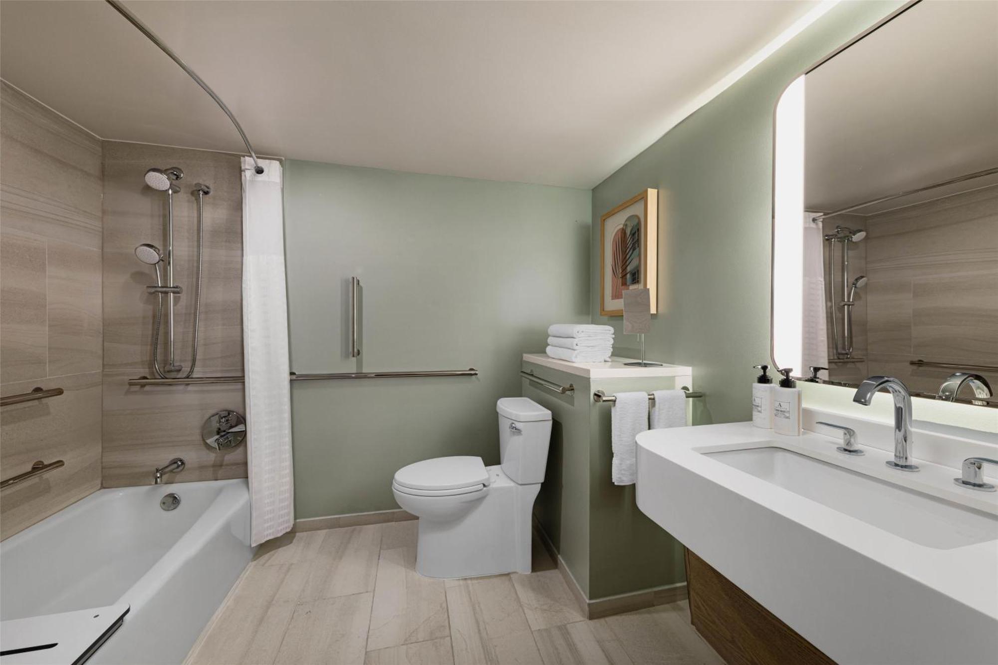 Deluxe King Room Tub Mobility Accessible,1615653064:JPEG