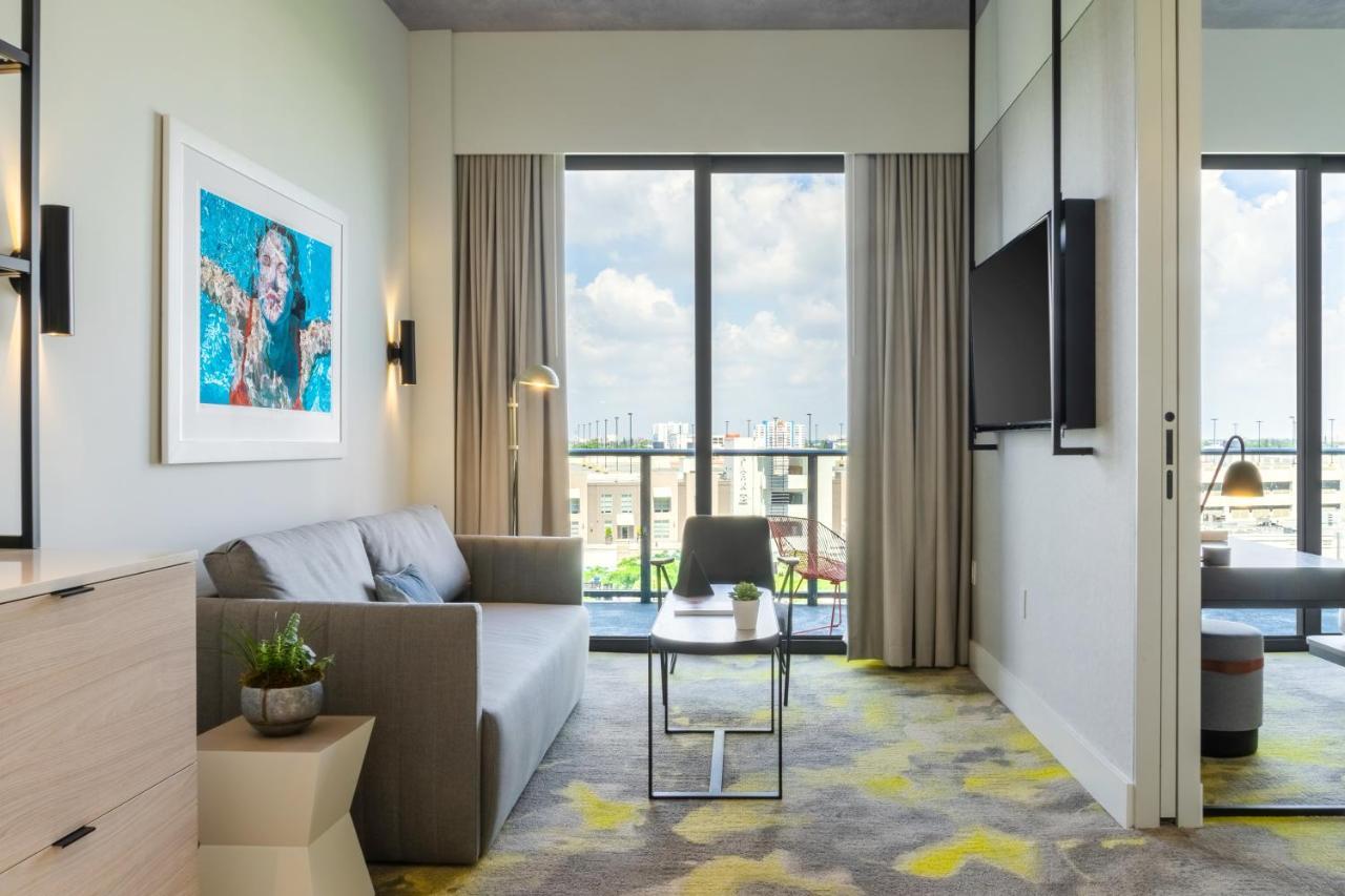 One-Bedroom Suite,718933696:JPEG